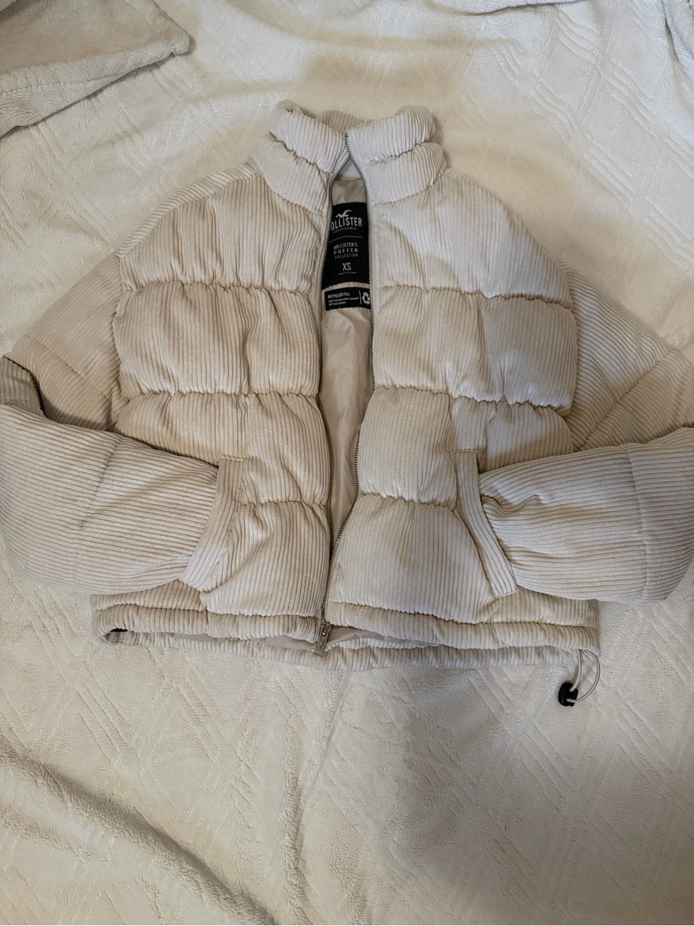 Hollister Cream Corduroy Cropped Puffer Jacket